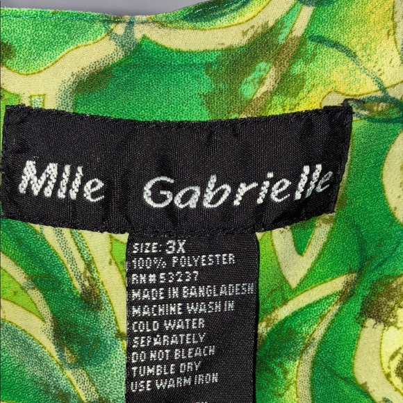 Elegant Green Floral Maxi Dress - Picture 6 of 6